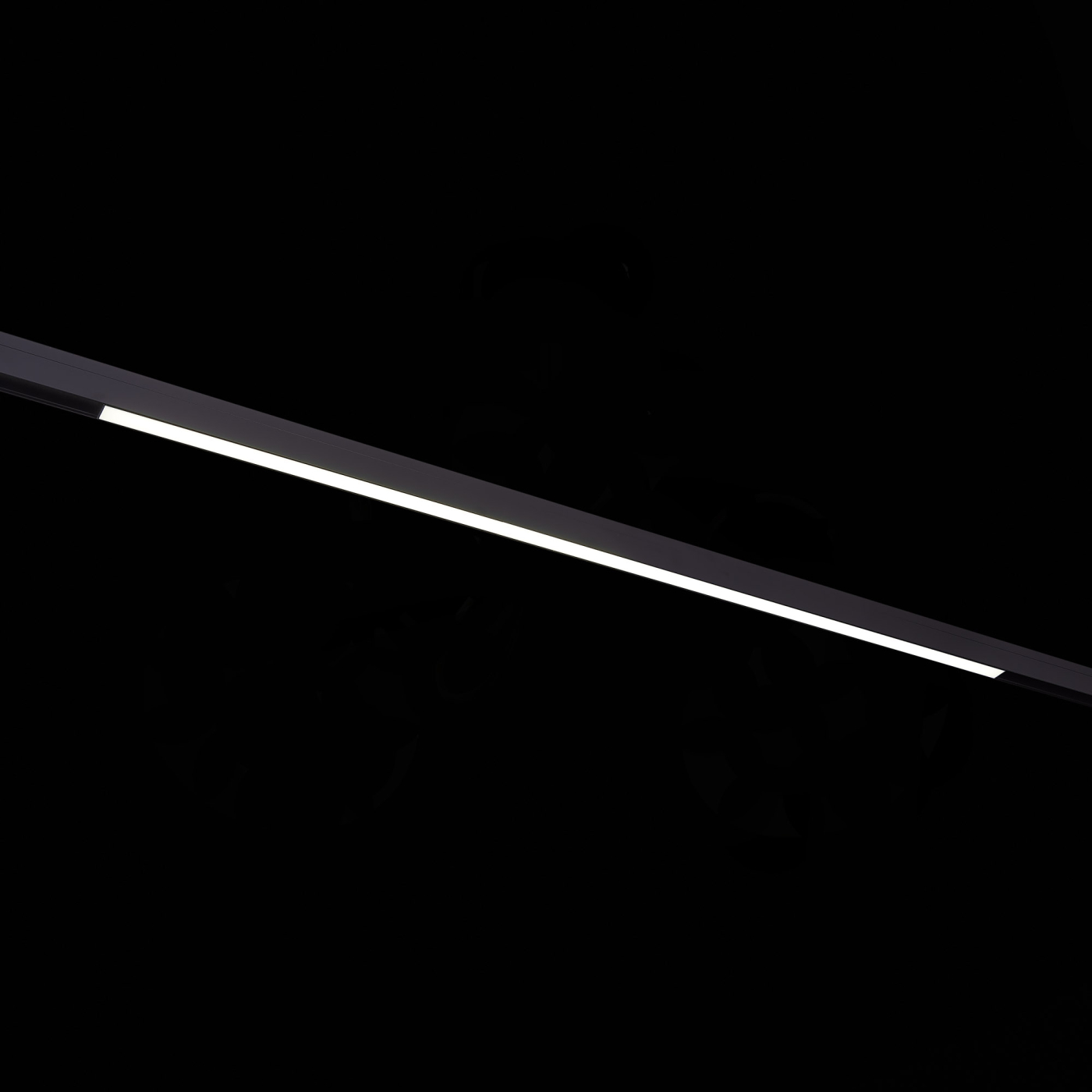 Изображение товара Магнитный трековый светильник Черный LED 1*40W 4000K ST360.446.40 SKYLINE 48 ST LUCE