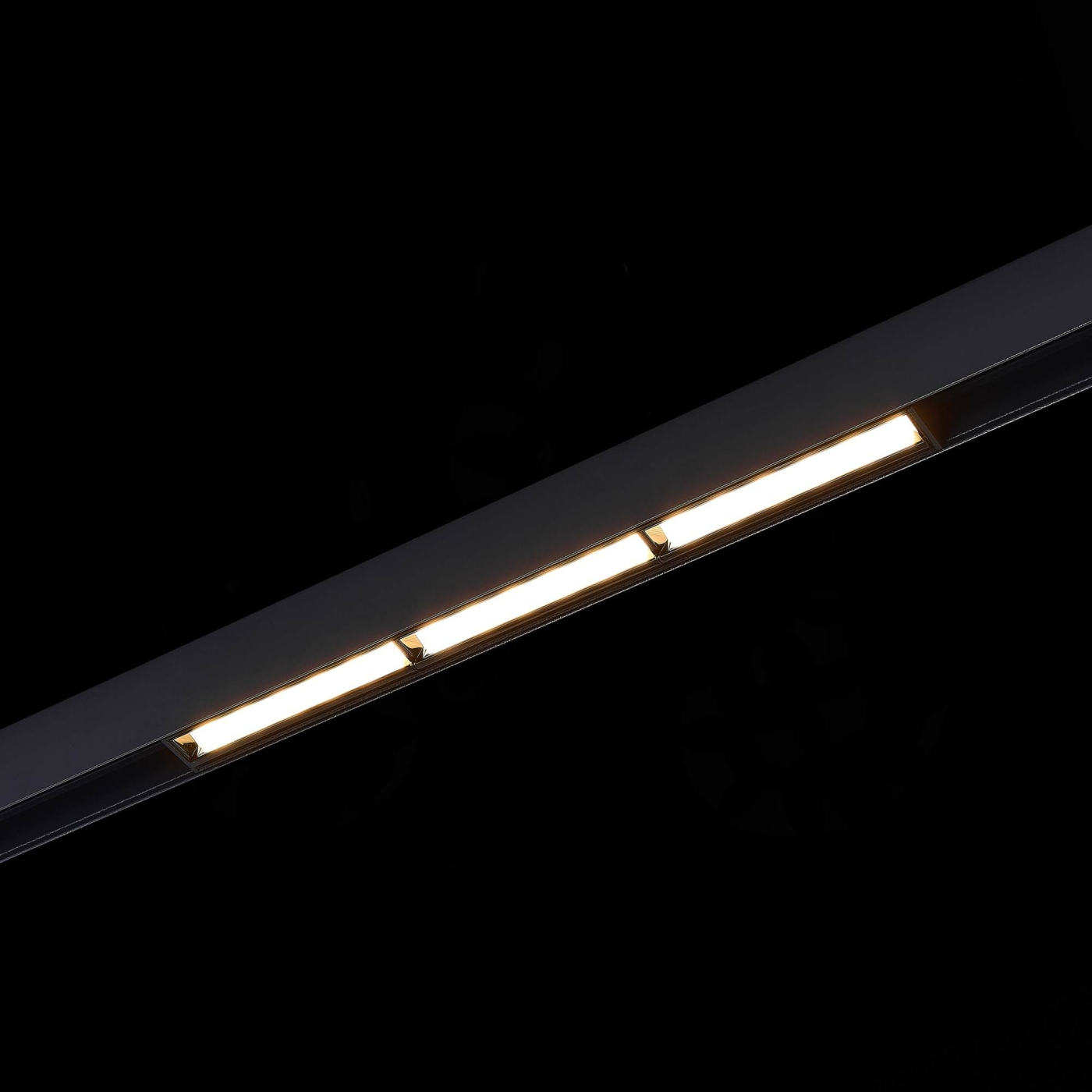Изображение товара Магнитный трековый светильник Черный LED 1*18W 3000K ST804.436.18 SKYLINE 48 ST LUCE